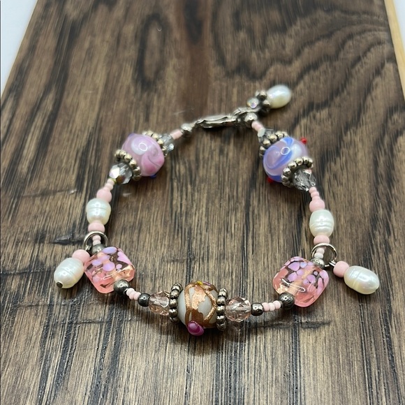 Pink and Silver Beaded Pearls Bracelet with Delicate Design Lamp work beads - Picture 3 of 14